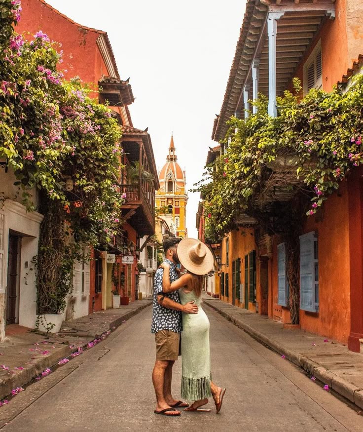 Couples in Cartagena